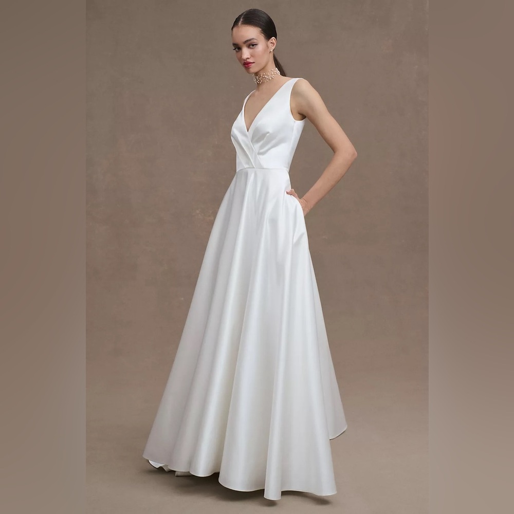 Wtoo by Watters Jaya Satin V-Neck A-Line Wedding Gown - Size 14